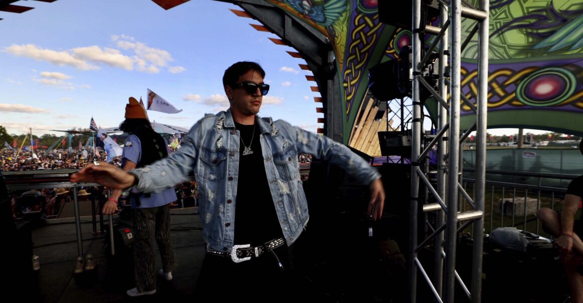 Last 2 Leave: Miami – A New Way of Experiencing the 305 Music Scene • OBVIOUS Magazine Last 2 Leave: Miami – A New Way of Experiencing the 305 Music Scene