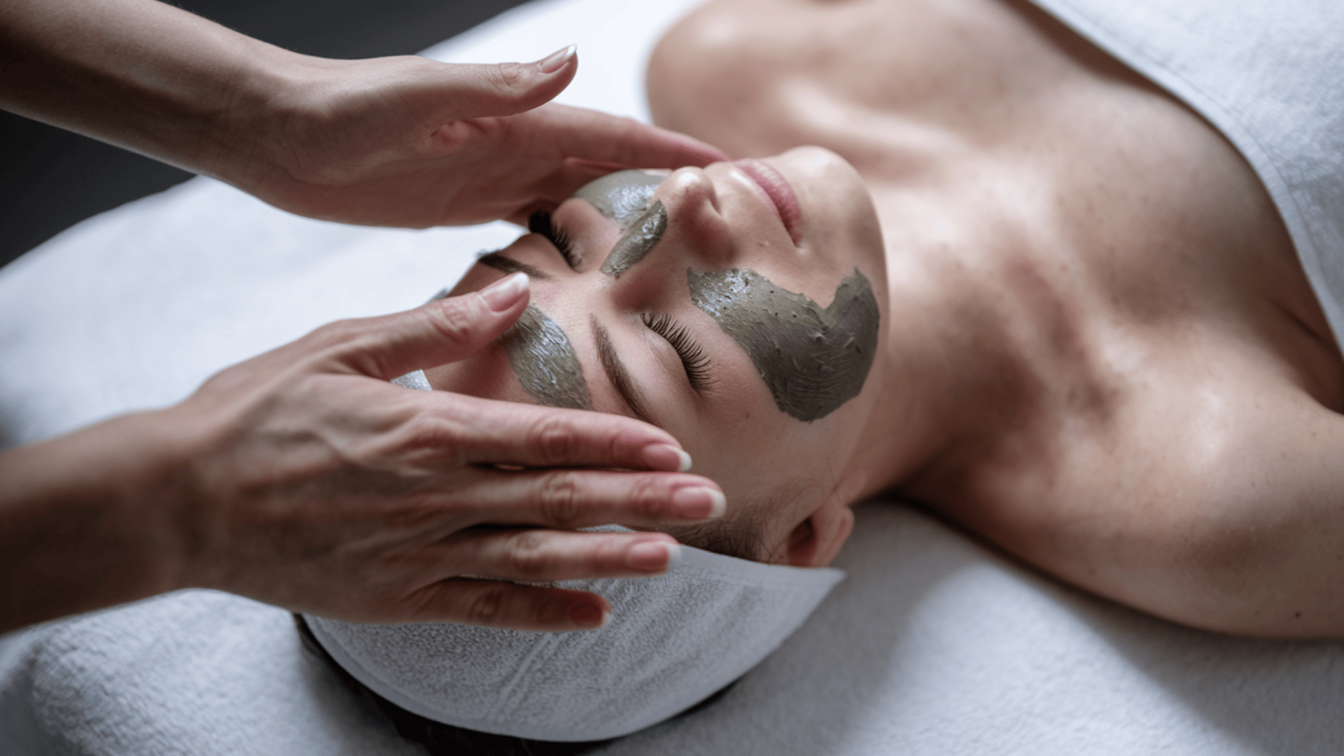 beauty therapist definition