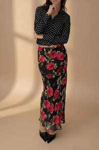 maximalist outfit pattern clashing