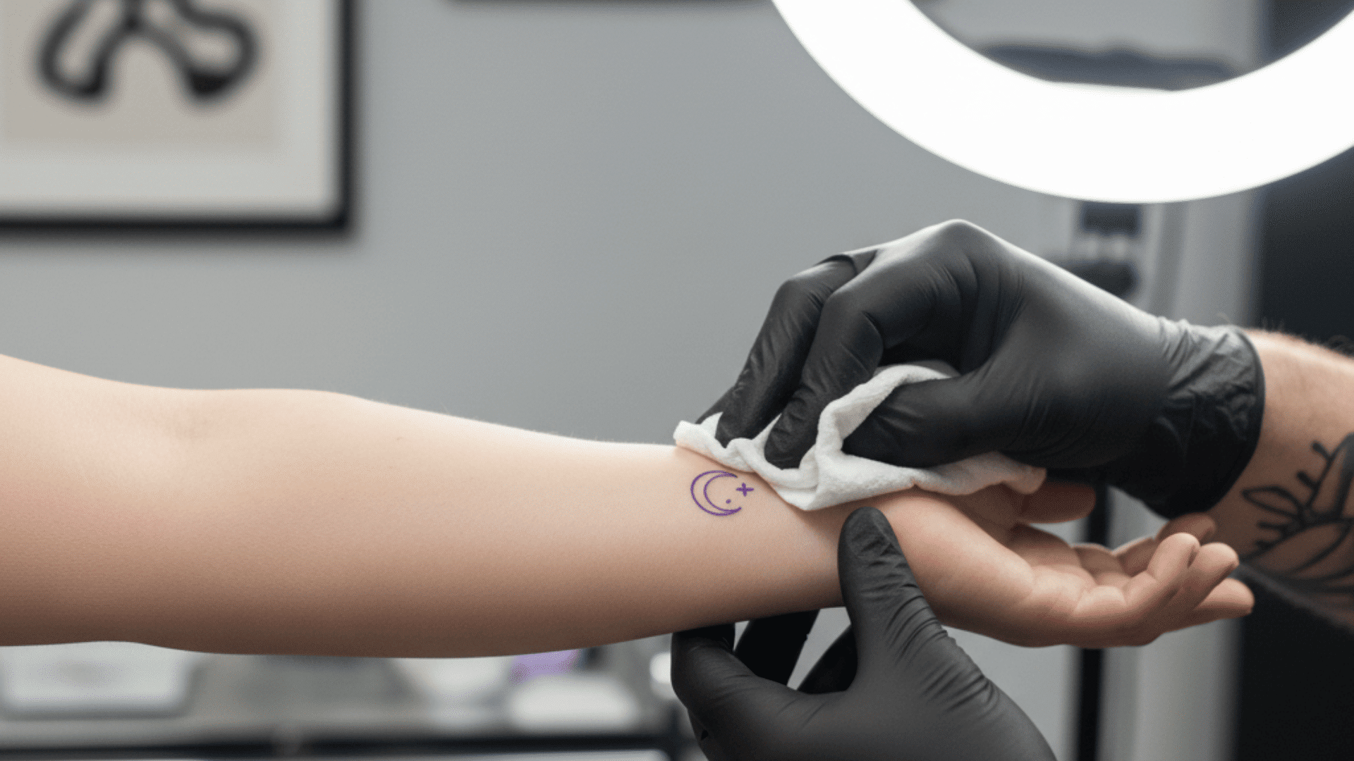 minimalist fine line tattoo