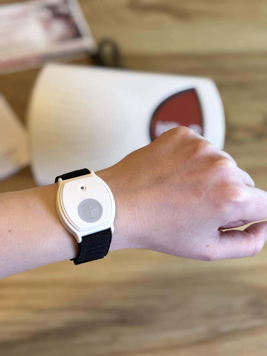 Discreet Medical Alert Devices for Ontario Seniors