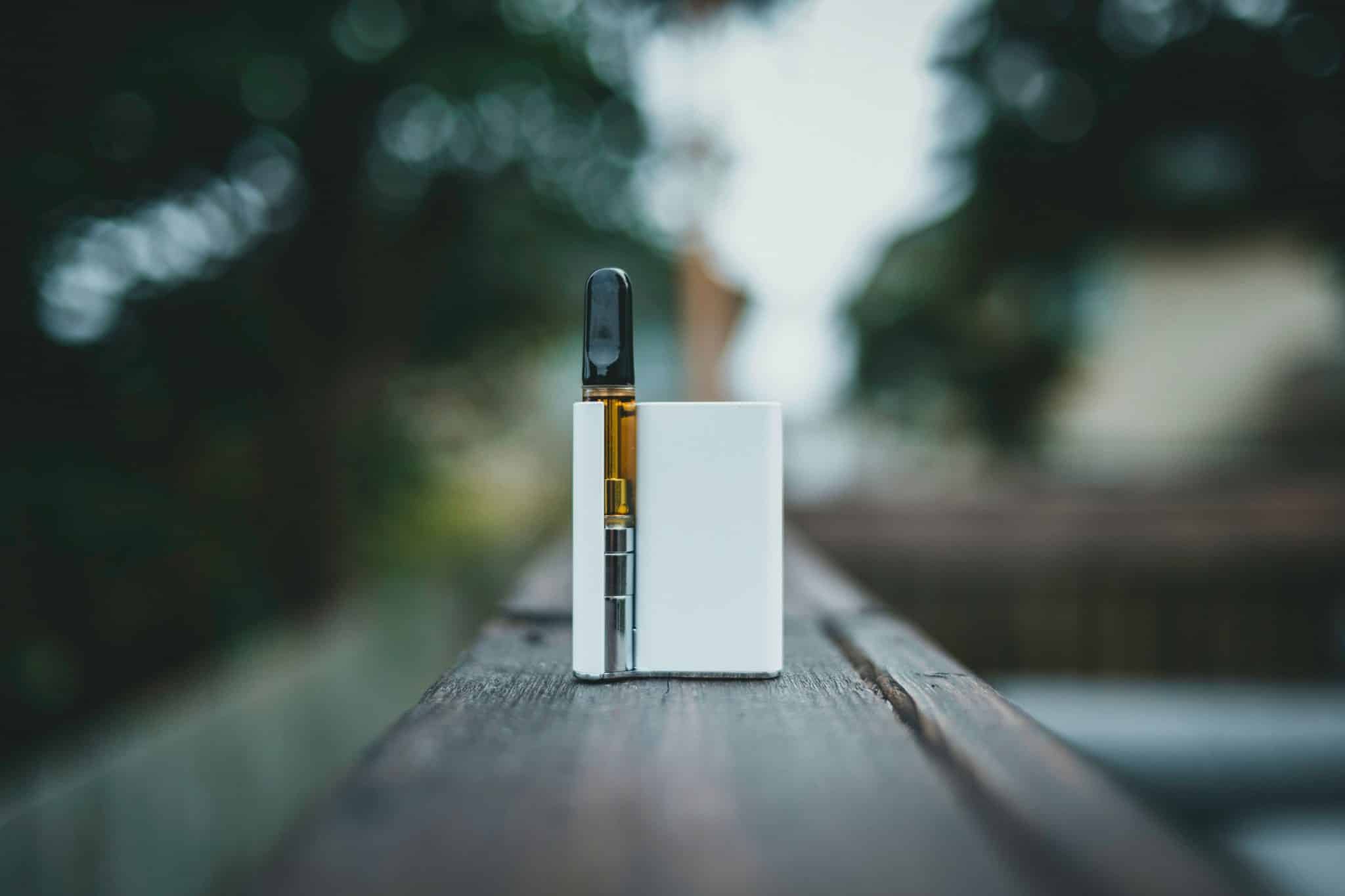 Thinking of Ditching Disposables? Here's How to Choose a Refillable Vape Battery That Lasts