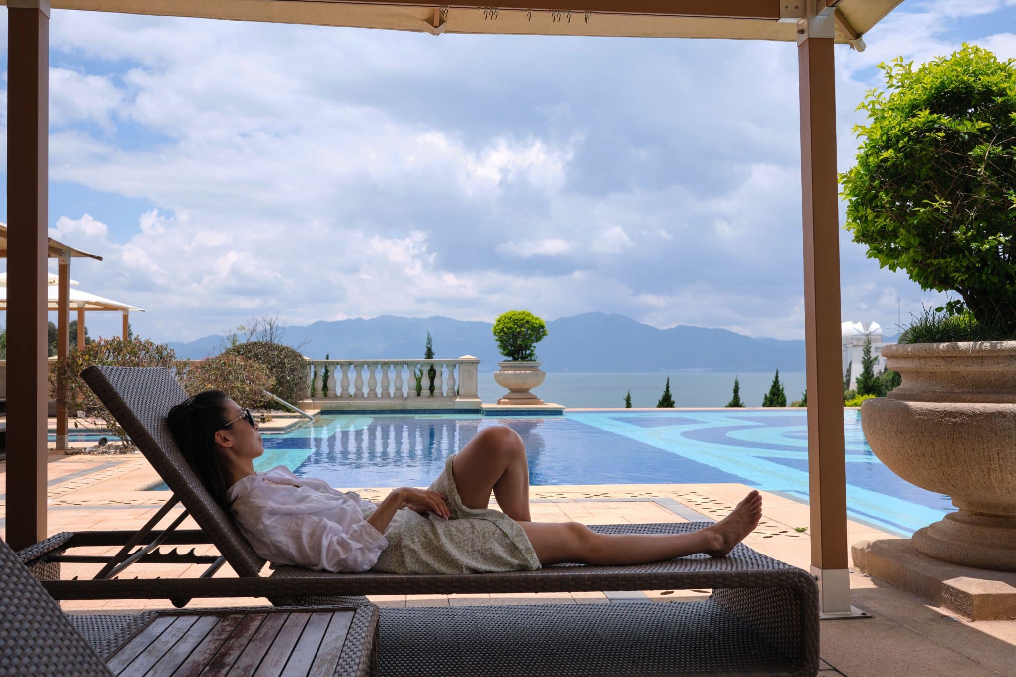 Resort Wear Essentials: What to Pack for a Luxury Getaway