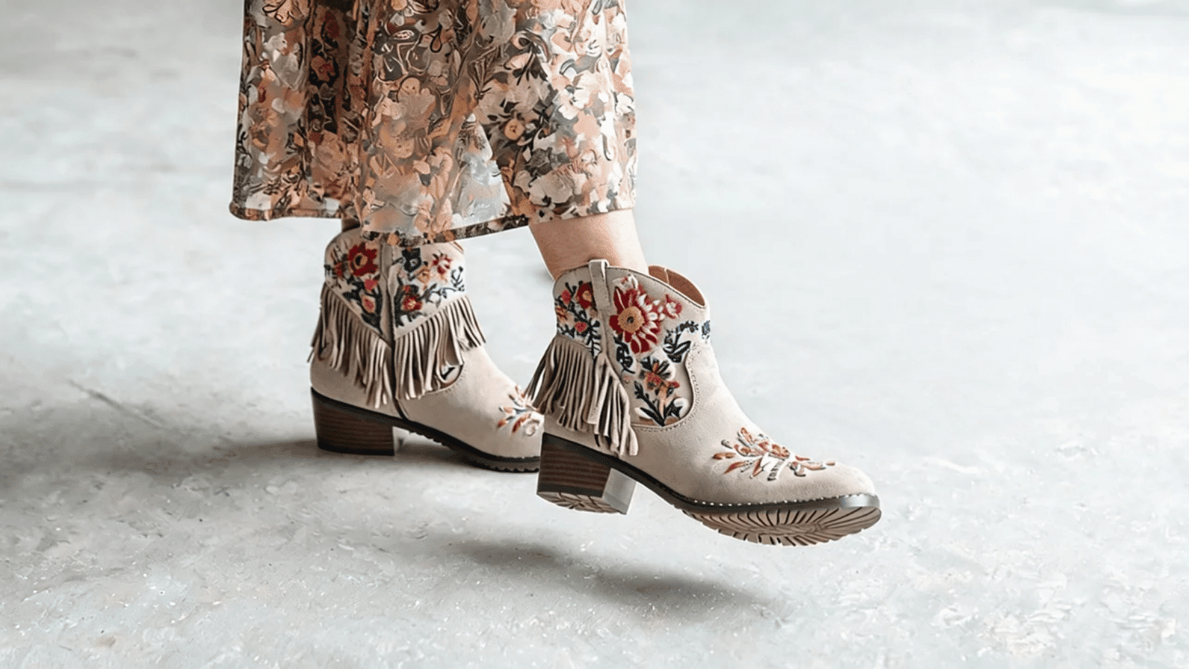 Boho ankle boots with floral embroidery and fringe details