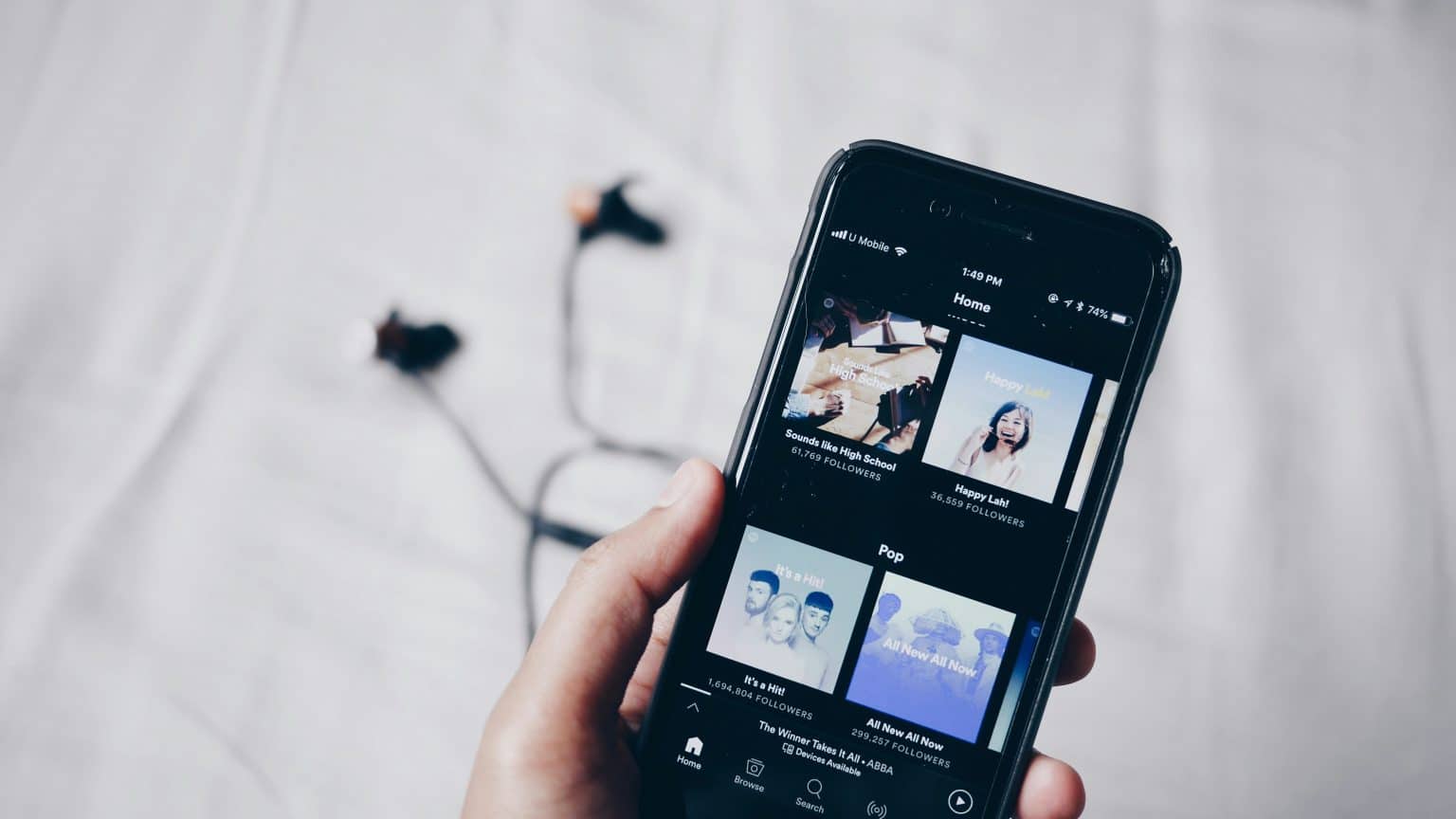 A phone screen that shows entertainment site
